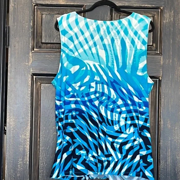 Top - Picture 4 of 4